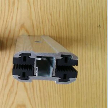 Solární společnosti v NYC (bezrámová střední svorka)